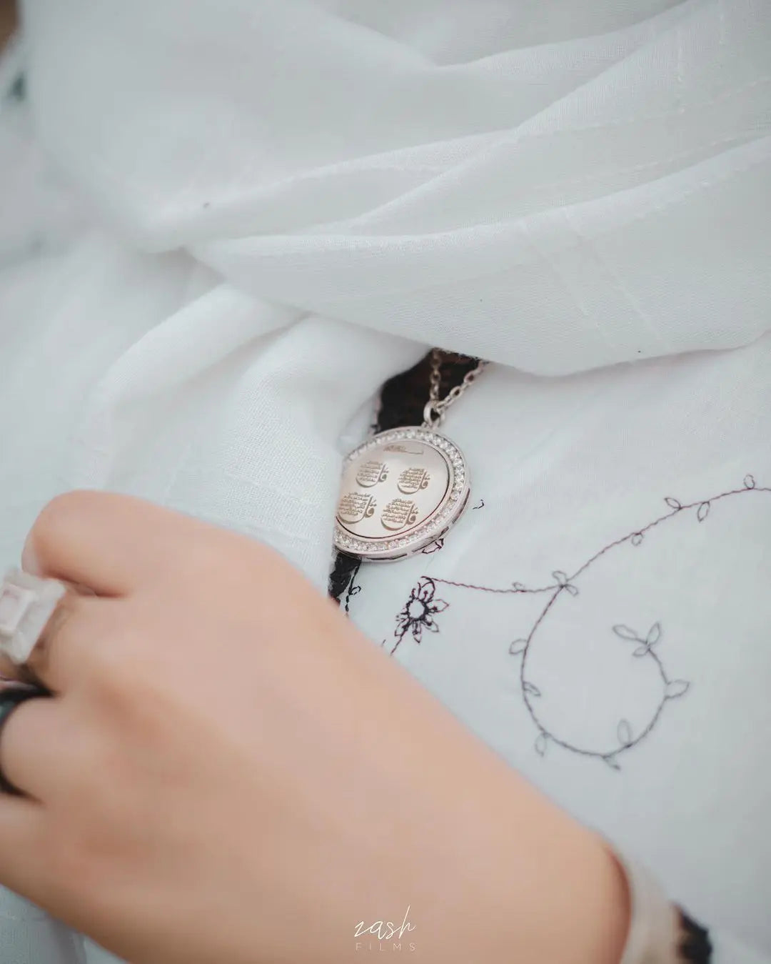 4 QUL + AYATUL KURSI NECKLACE WITH STONE | BUNDLE