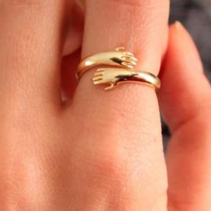 ETERNAL HUG RING