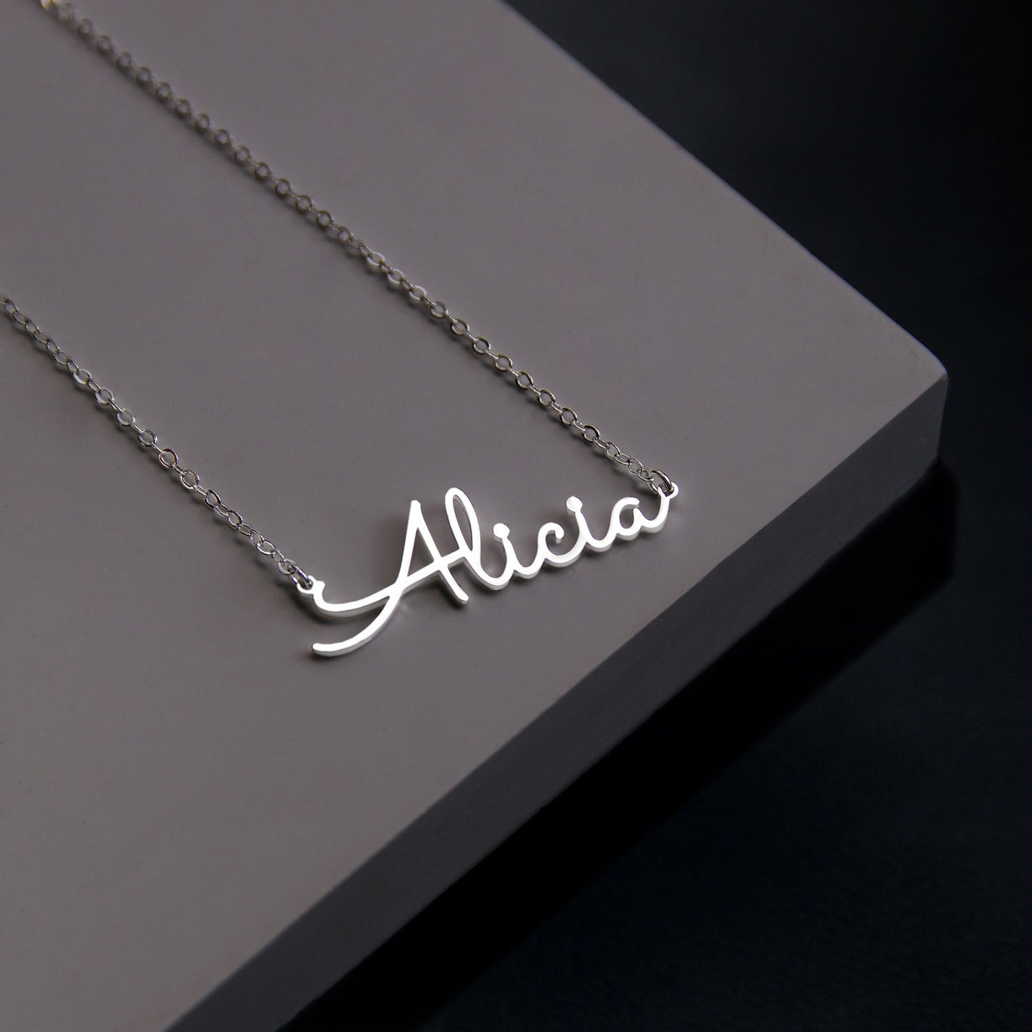 Unique Minimalist Name Necklace