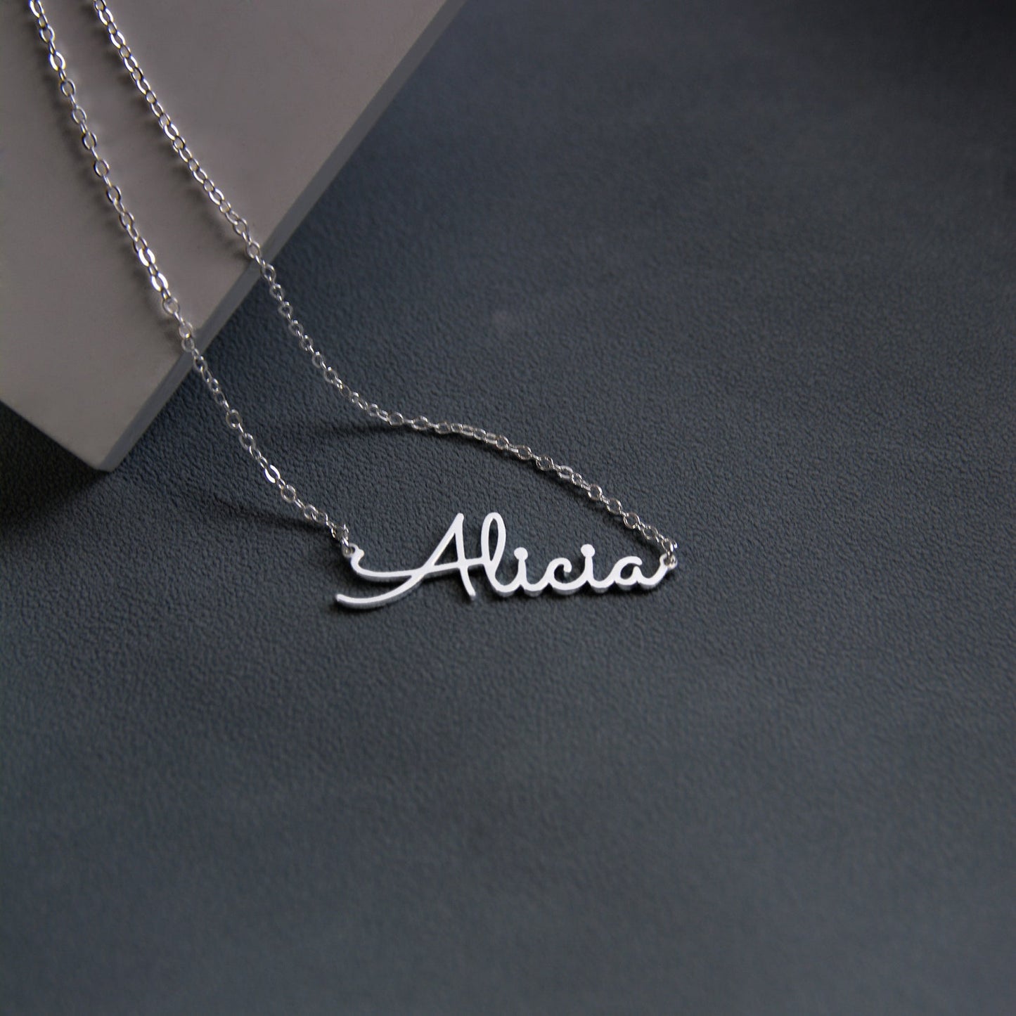 Unique Minimalist Name Necklace