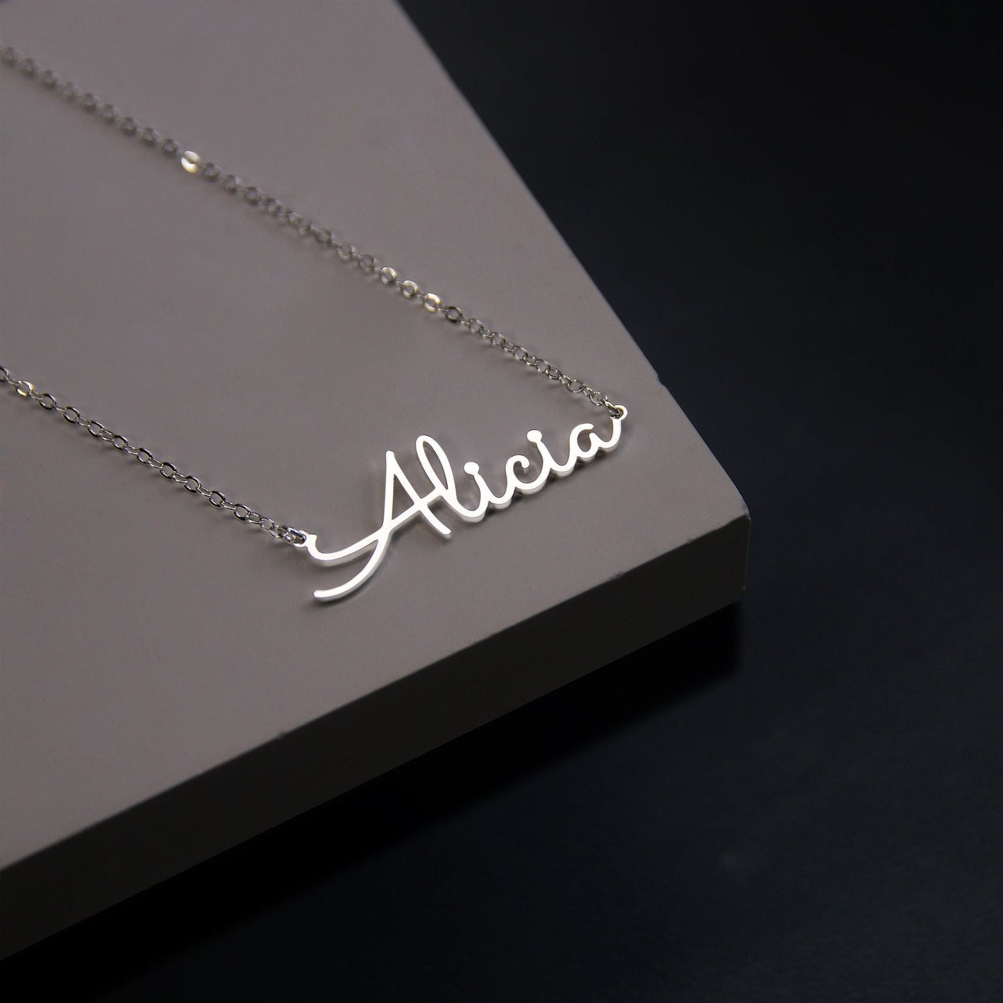 Unique Minimalist Name Necklace